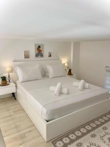 Green Cozy Home City Center by PikHost