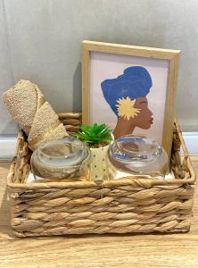 Green Cozy Home City Center by PikHost