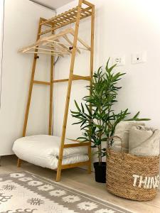 Green Cozy Home City Center by PikHost