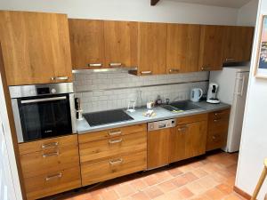 Villas Villa Roc Vaudieu - Charmante maison de pecheurs : photos des chambres