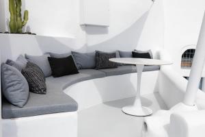 Little Rock Villa - Oia
