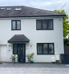 Stylish 3-Bed Executive Home Chislehurst, BR7 - 锡德卡普