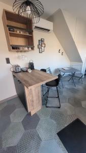 Au pied de la Basilique de Saint Nicolas de port