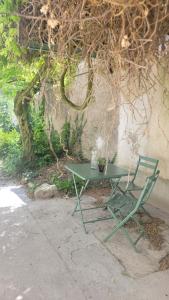 En face de la Basilique de Saint Nicolas-de-Port