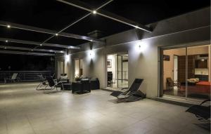 Maisons de vacances Cozy Home In Rochefort-Du-Gard : photos des chambres