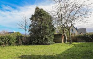 Maisons de vacances 3 Bedroom Stunning Home In Plougasnou : photos des chambres