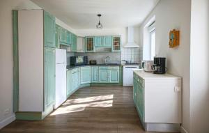 3 Bedroom Stunning Home In Plougasnou