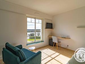 Maisons de vacances Villa renovee a Cholet avec piscine privee et vue sur le lac, ideale pour 15 personnes - FR-1-622-105 : photos des chambres