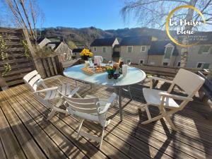 Appartements La Maison Bleue, village vacances, piscine, parking : photos des chambres