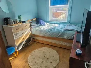 Comfortable single room - Golden Valley