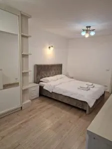 Zlata Quiet London Residence 2 - Botoşani