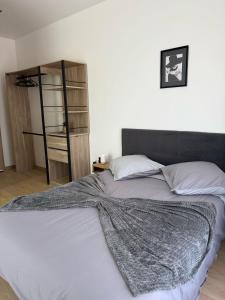 Appartements EXCEPTIONNEL Studio VERSAILLES : photos des chambres