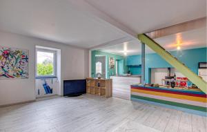 1 Bedroom Stunning Home In Jumilhac-Le Grand