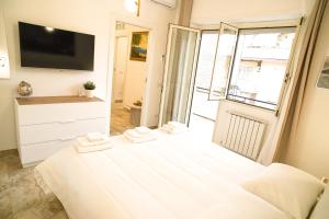 Luxury Rome by the Sea