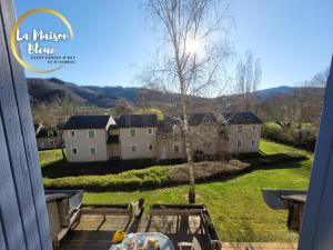 Appartements La Maison Bleue, village vacances, piscine, parking : photos des chambres