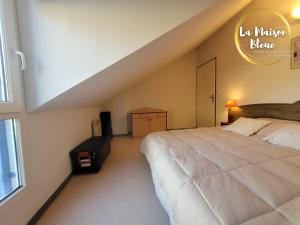 Appartements La Maison Bleue, village vacances, piscine, parking : photos des chambres