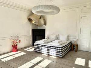 Luxury 260 sqm with 4BR overlooking Kings Garden