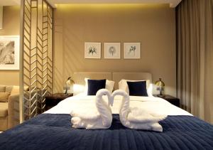 Burj Khalifa & Canal View LuxeStudio in DAMACPrive