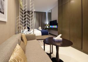 Burj Khalifa & Canal View LuxeStudio in DAMACPrive