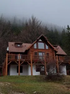 维勒斯克别墅式酒店 - 红湖