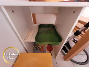 Appartements La Maison Bleue, village vacances, piscine, parking : photos des chambres