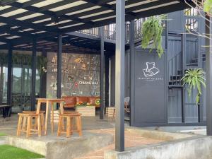 Capital O 75422 Million Pillows