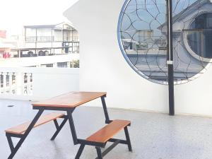 OYO 75465 Lucky Hostel - Huai Khwang