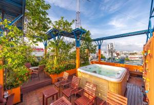 Collection O Diamond House Khaosan