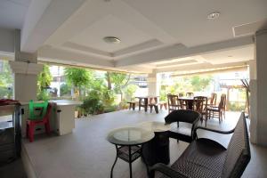 Super OYO 498 Ladawan Villa