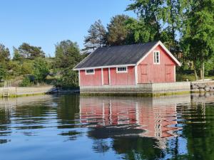 Majoitu saaressa Nauvon ulkosaaristossa