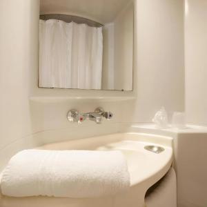 Hotels FASTHOTEL Reims Est - Taissy : Chambre Double