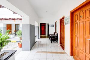 Collection O Jalan Slamet Riyadi Near Kampung Batik Kauman Formerly Hotel Grand Kota