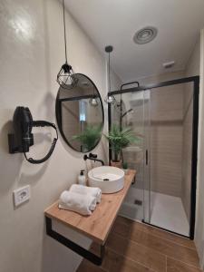 Estudio en planta baja, con piscina comunitaria