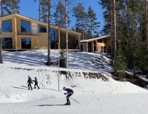 Havu Resort Laajavuori - Luksushuvila keskellä suomalaista metsää, Jyväskylä