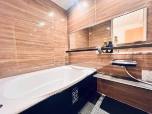 最大4人 宽敞双床房 东京上野超级中心 设计师房间Yaoc 上野公园3分钟 车站1分钟 超级繁华 免费wifi 戴森吹风