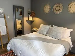 Luxury Upmarket Guesthouse 20 on 4th - Kroondal