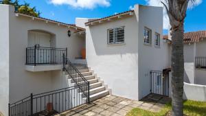 Contemporary Living In Plett