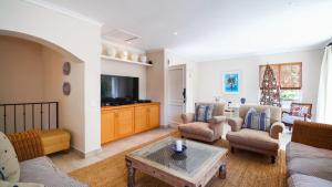 Contemporary Living In Plett