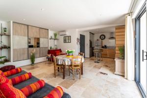 Appartements Le Titibu, Gite et Spa entre Ardeche et Provence, Clim, BBQ, Netflix, classe 5 etoiles : photos des chambres