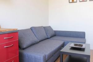 Appartements Apartment with balcony just outside Paris : photos des chambres