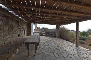 Cycladic home in Kampos by GHH