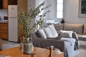 Cycladic home in Kampos by GHH