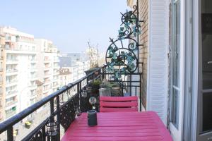Appartements Apartment with balcony just outside Paris : photos des chambres