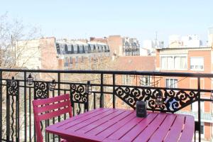Appartements Apartment with balcony just outside Paris : photos des chambres