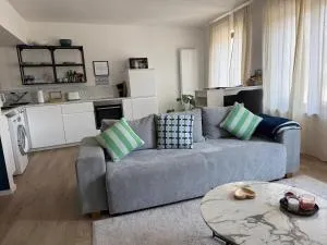 Direkt an der Landesgartenschau 2026 - Gemütliche Stadtwohnung am Neusser Markt - Holzheim