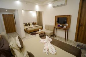 Serenity By The Ganges