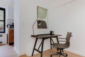 Blueground Midtown E wd doorman nr E River NYC-1527