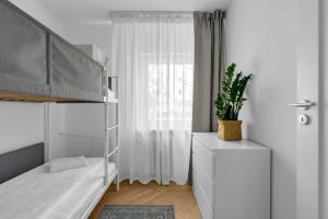 Warszawa Rakowiec Stylish Apartment by BookingHost