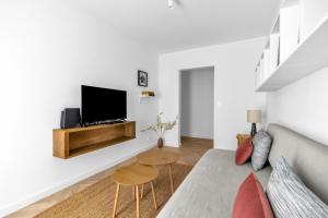 Warszawa Rakowiec Stylish Apartment by BookingHost