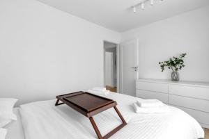 Warszawa Rakowiec Stylish Apartment by BookingHost